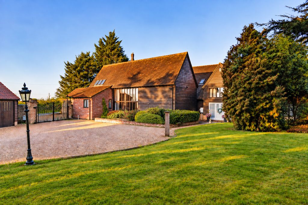Property photo 1 of 35