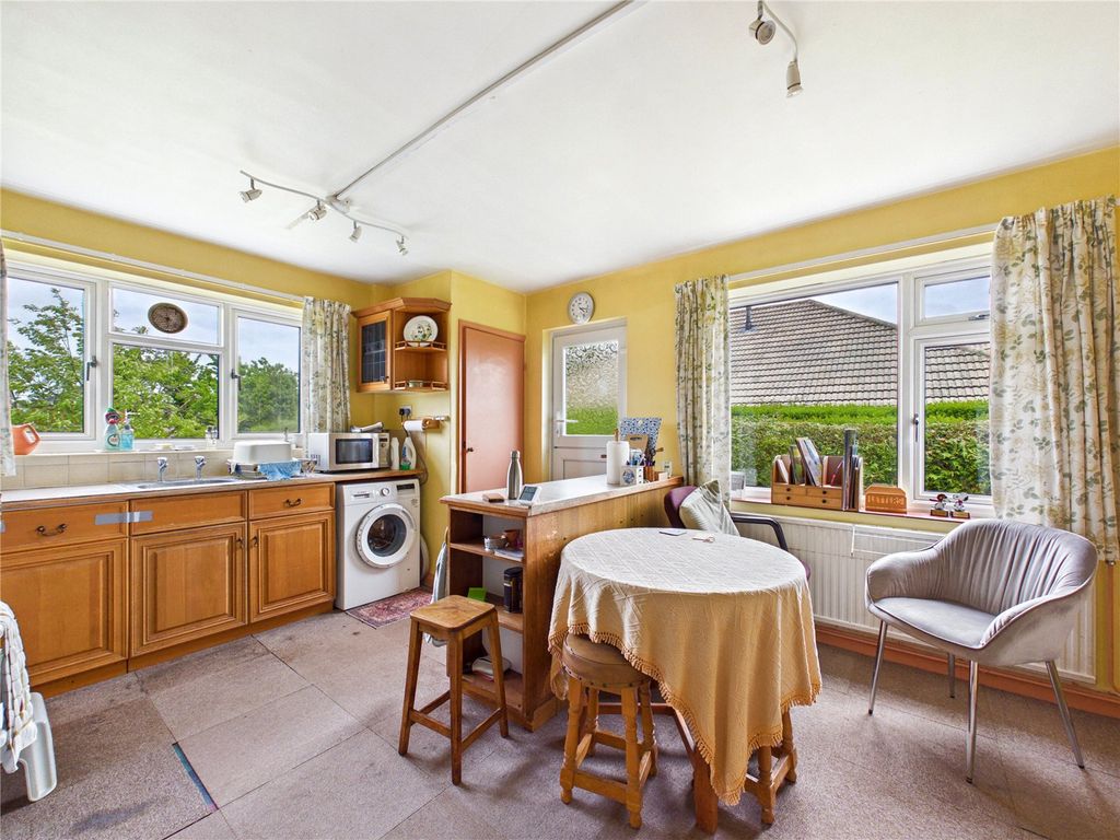 Property photo 3 of 17 Picture No. 11
