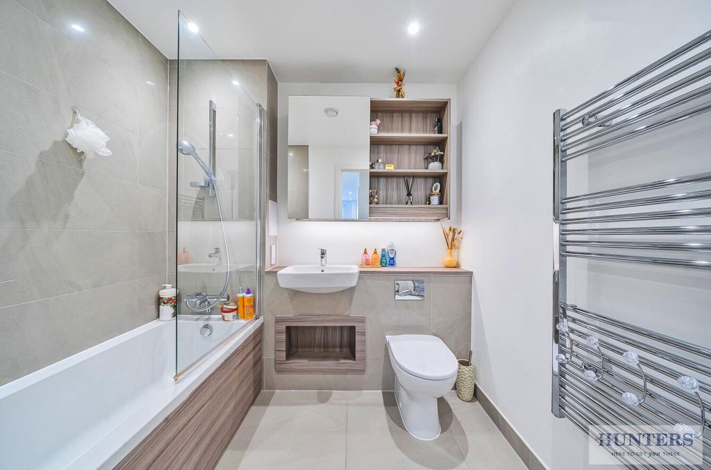 Property photo 2 of 19 Cb9A4E69-7472-40Ae-A61E-F7Db65B83603.Jpg