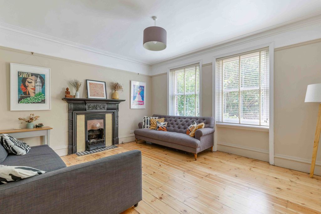 Property photo 2 of 9
