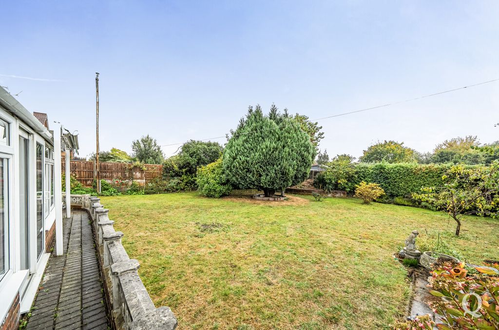 Property photo 3 of 22 30100497-B720-4E1...