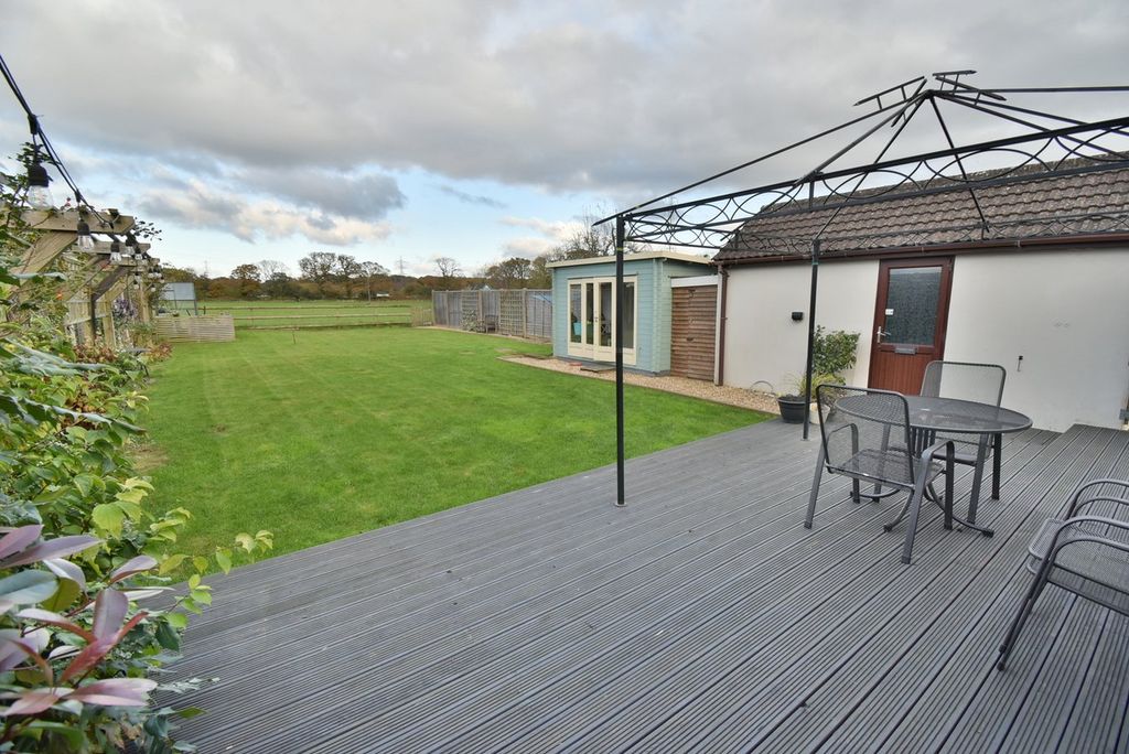 Property photo 2 of 23
