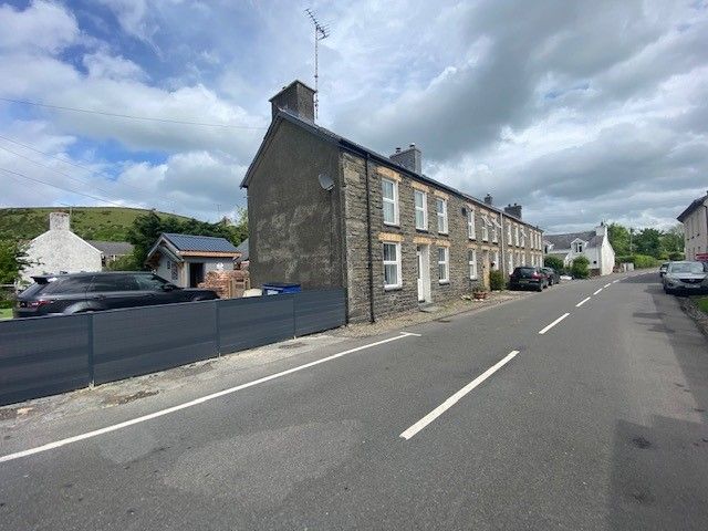 Property photo 2 of 33