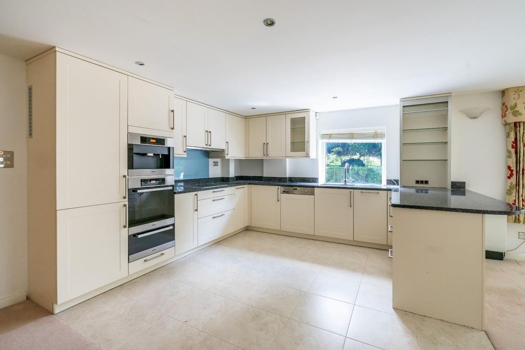 Property photo 3 of 12 111Wa-8.Jpg