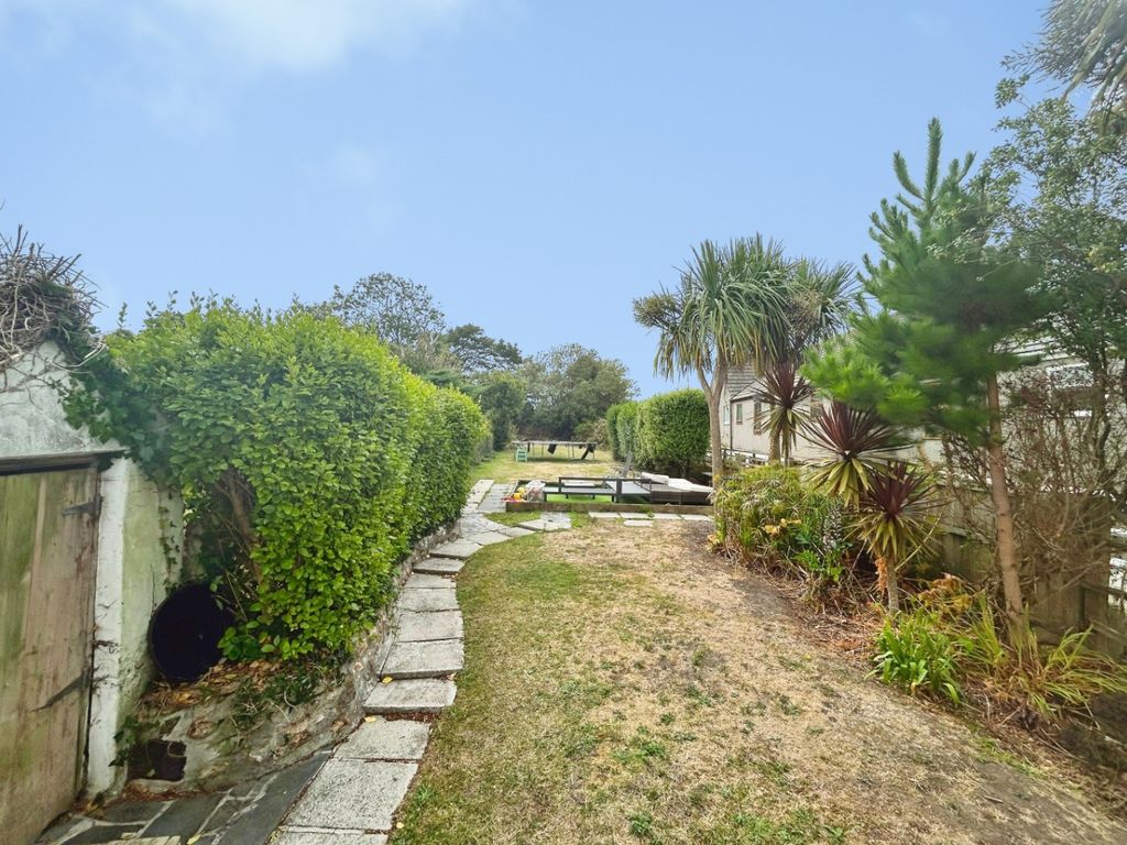 Property photo 3 of 18 5172377