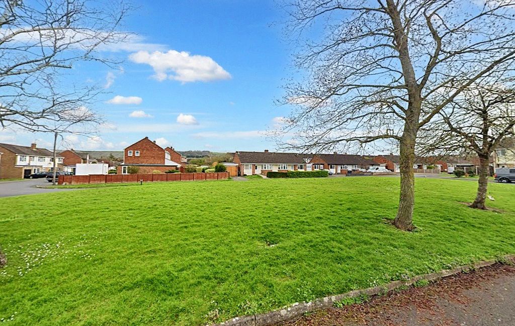 Property photo 2 of 12 Picture No. 14