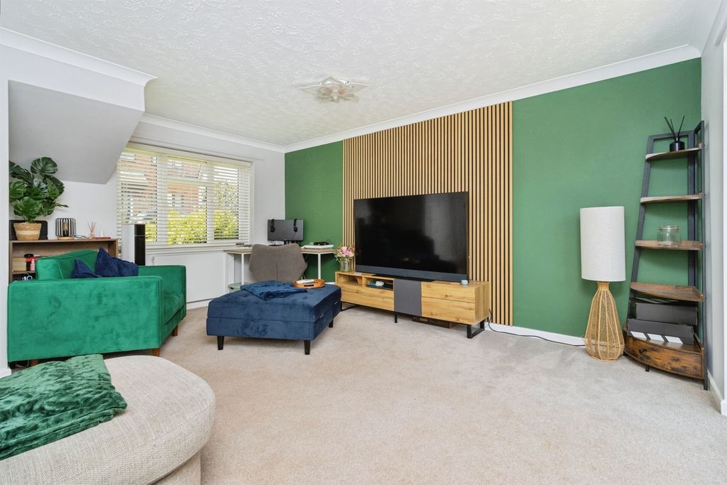 Property photo 3 of 17