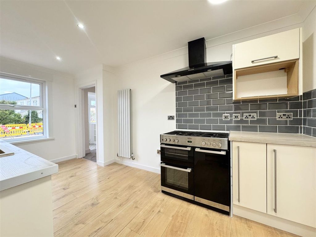 Property photo 2 of 23 Kitchen Diner