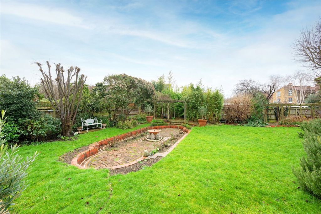 Property photo 3 of 13 Picture No. 02