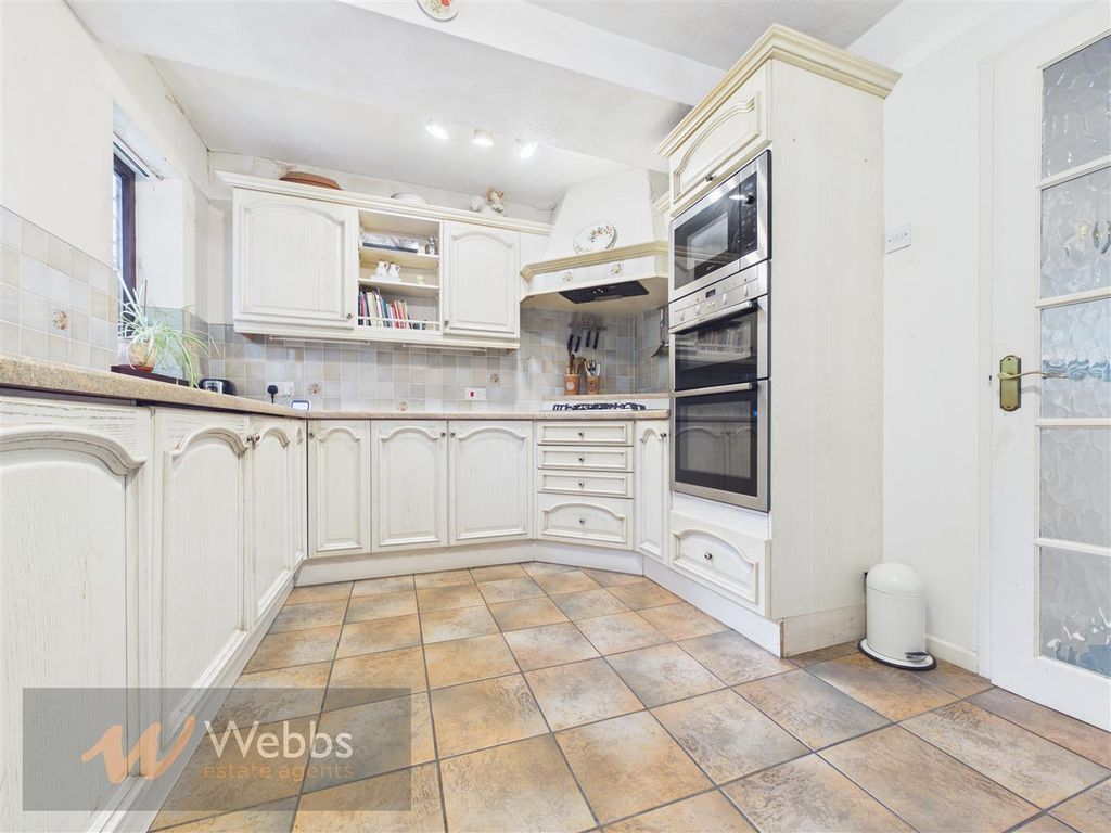 Property photo 3 of 21 Cam01407G0-Pr0196-Still008.Jpg