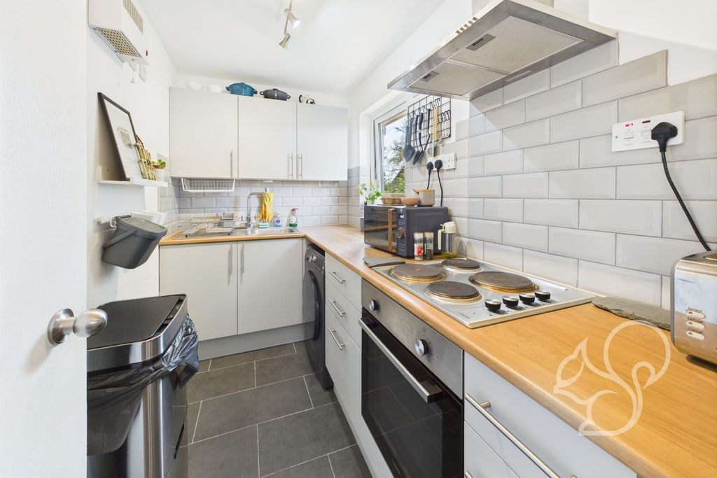 Property photo 3 of 13 Cam05287G0-Pr0088-Still009.Jpg