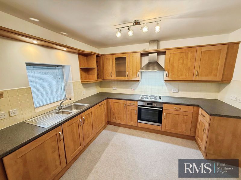 Property photo 3 of 7 Photo 6