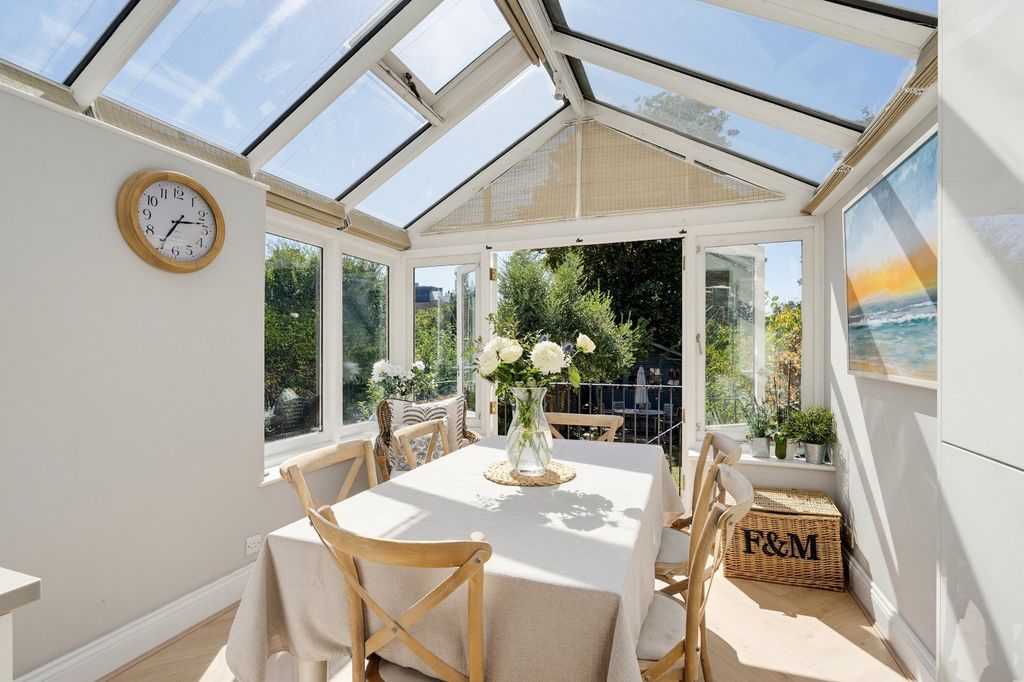 Property photo 3 of 20 Conservatory/Dining