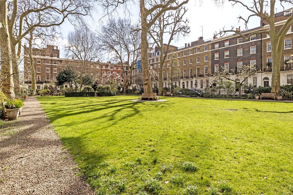 Property photo 2 of 18 Picture No. 12