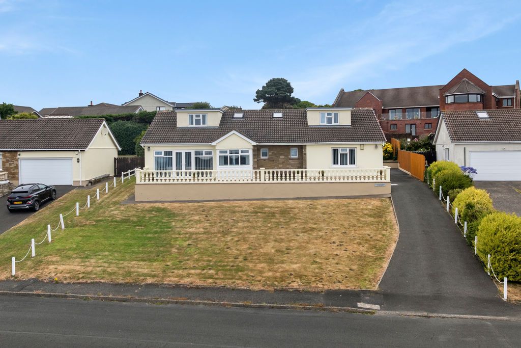 Property photo 1 of 41 Cranford, 11A Howe Road