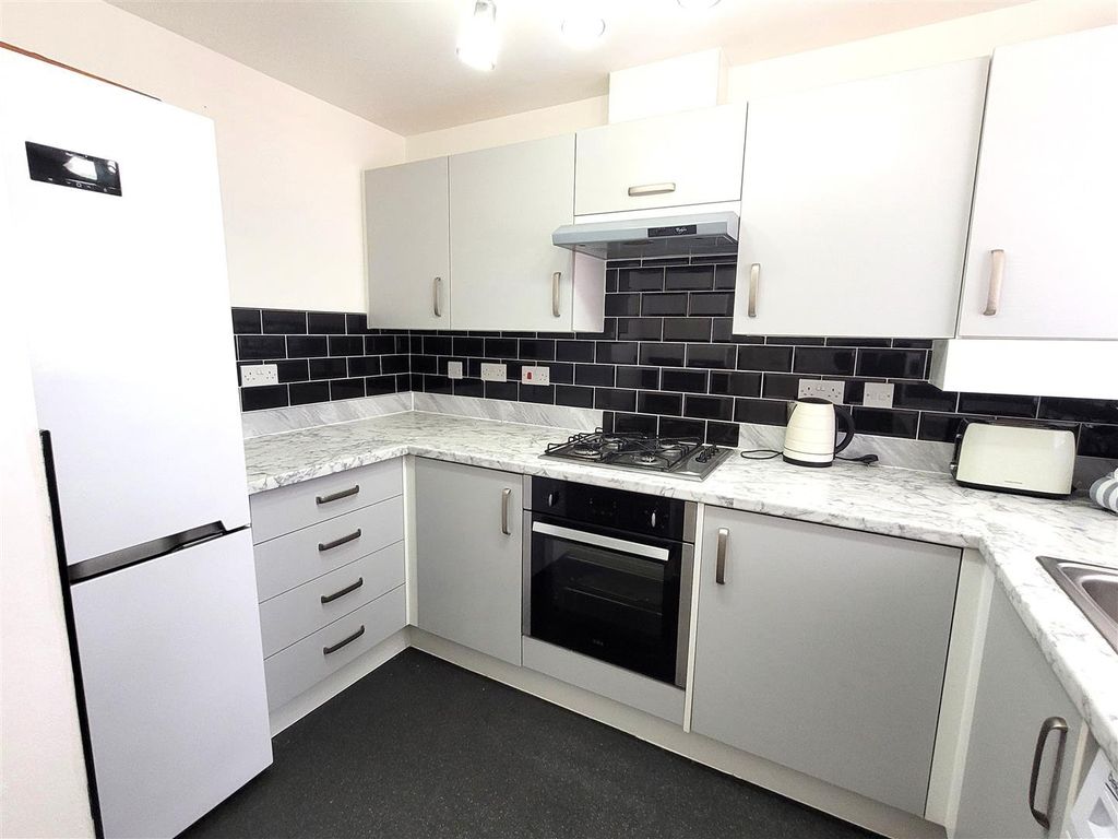 Property photo 3 of 13 Picture No. 02