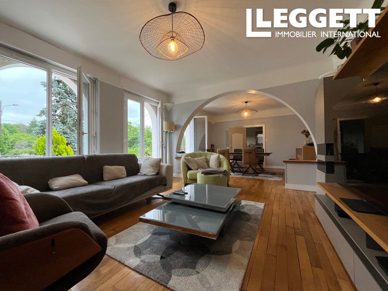 Property photo 1 of 10