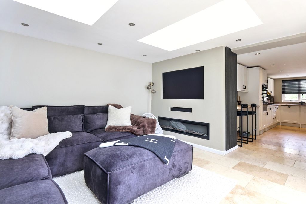 Property photo 3 of 19 Img_4707