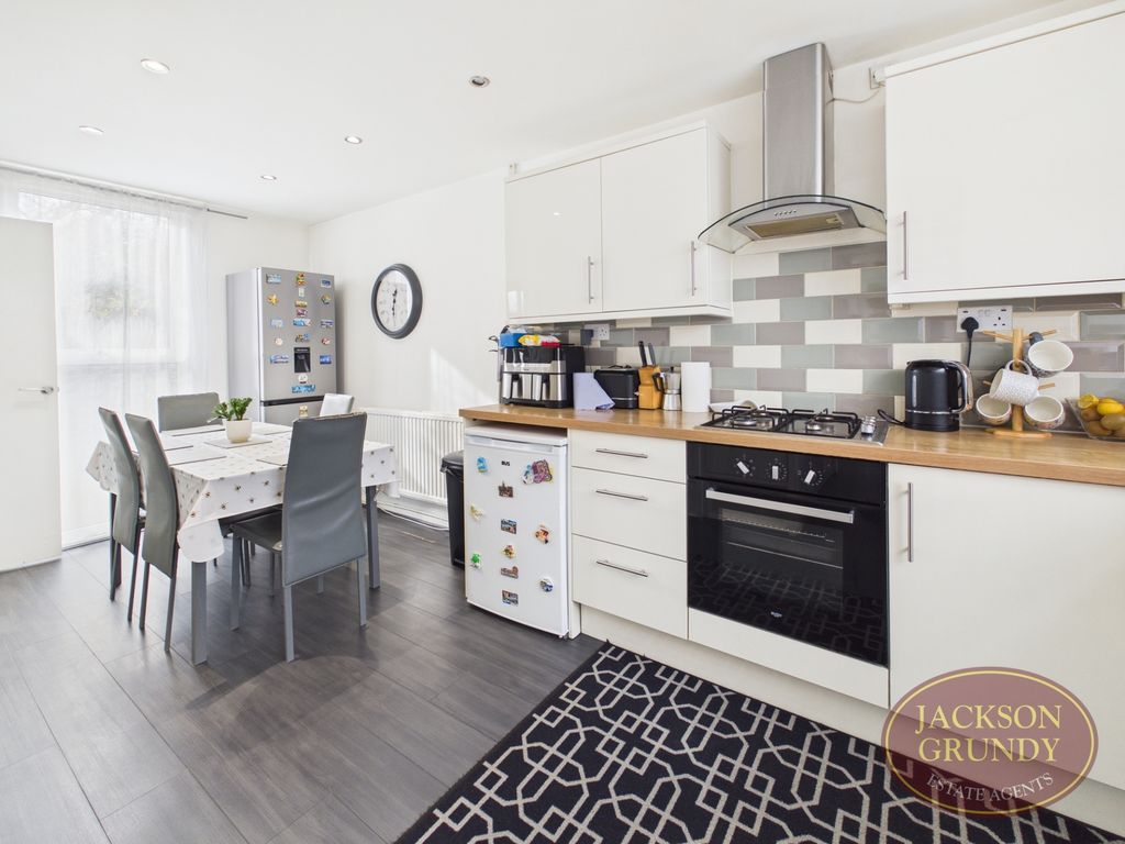 Property photo 3 of 12 Ingleborough Way