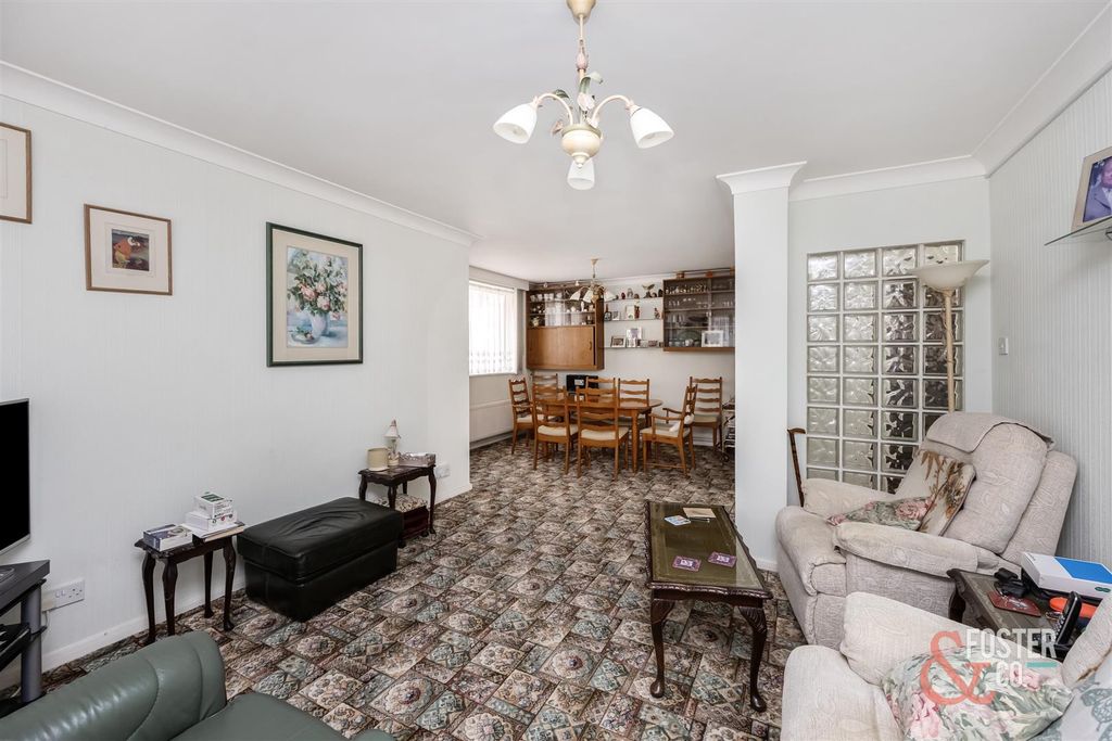 Property photo 2 of 22 Bowen Court, Flat 7-015.Jpg