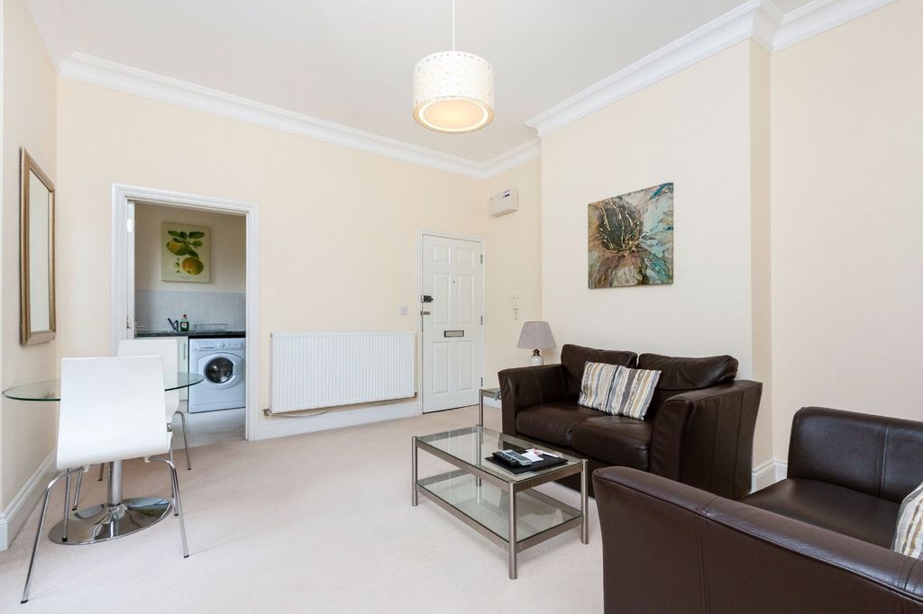 Property photo 3 of 8 4Eceb9d7-7B68-4d94-8