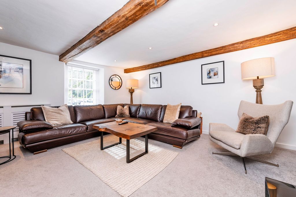 Property photo 2 of 26 Living Room