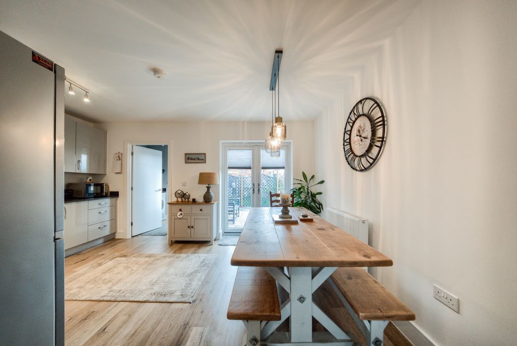 Property photo 3 of 17 Xt5A7051-Hdr(3)