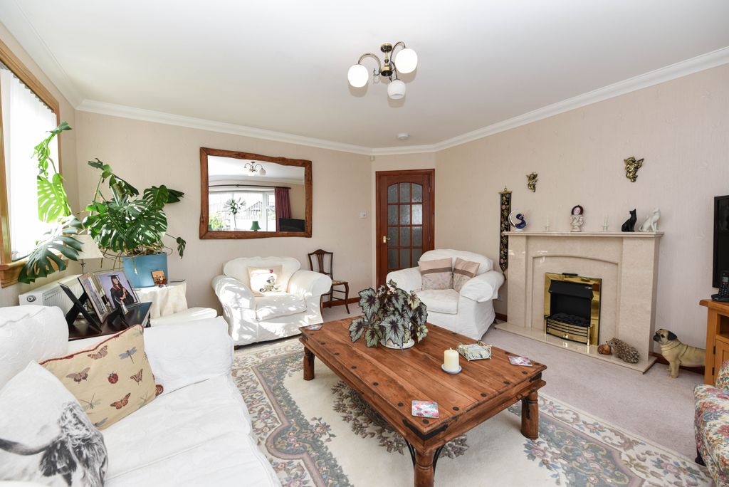Property photo 3 of 23