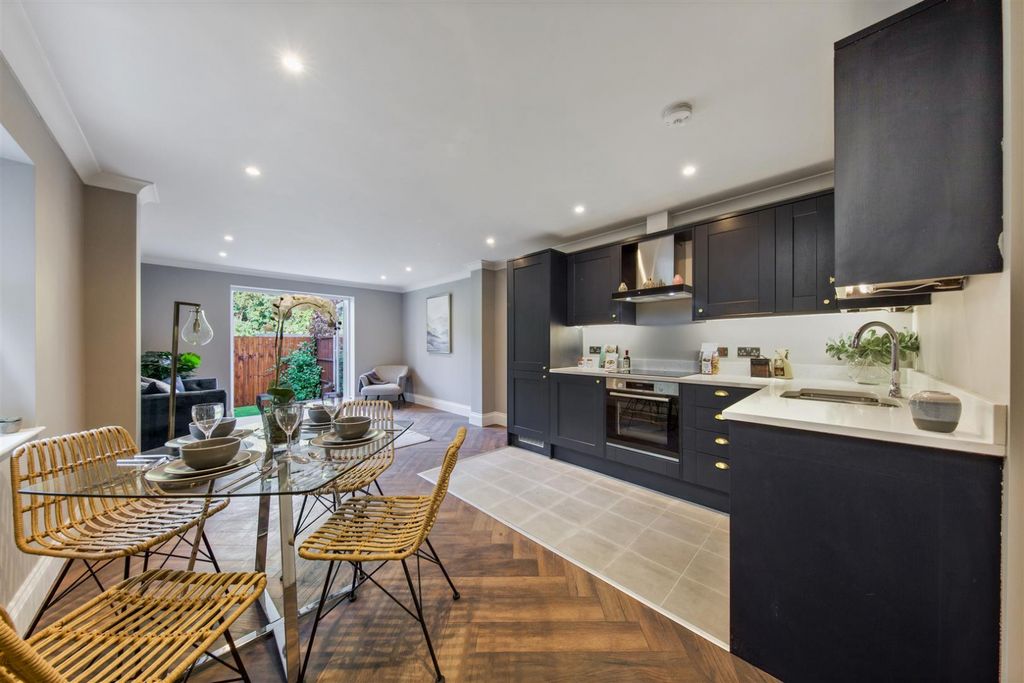 Property photo 2 of 12 Gallery