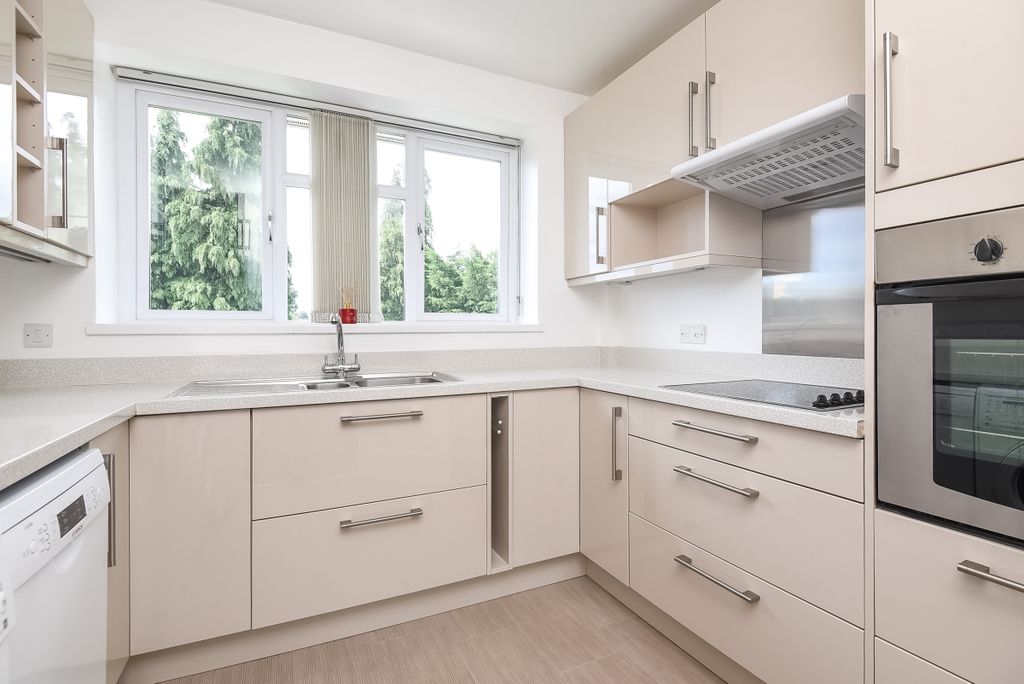 Property photo 1 of 7 Kitchen