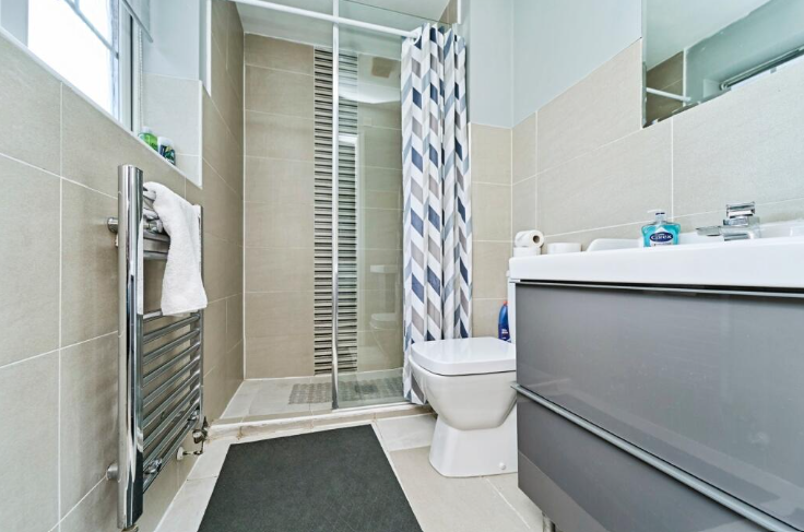 Property photo 1 of 15 Master Ensuite