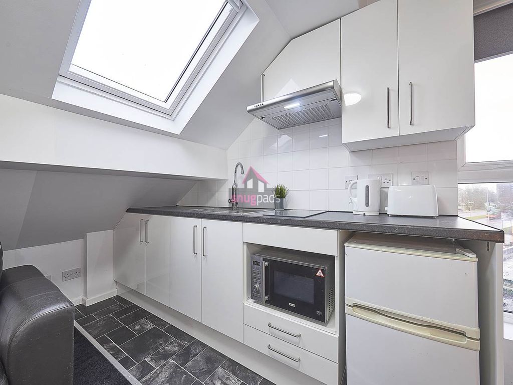 Property photo 3 of 6 3