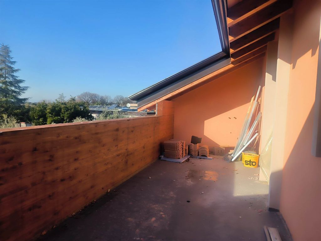 Property photo 2 of 29