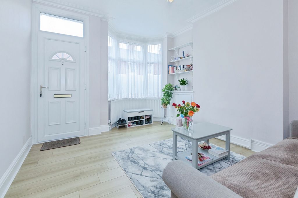 Property photo 2 of 18 Pbox-Img.Jpg