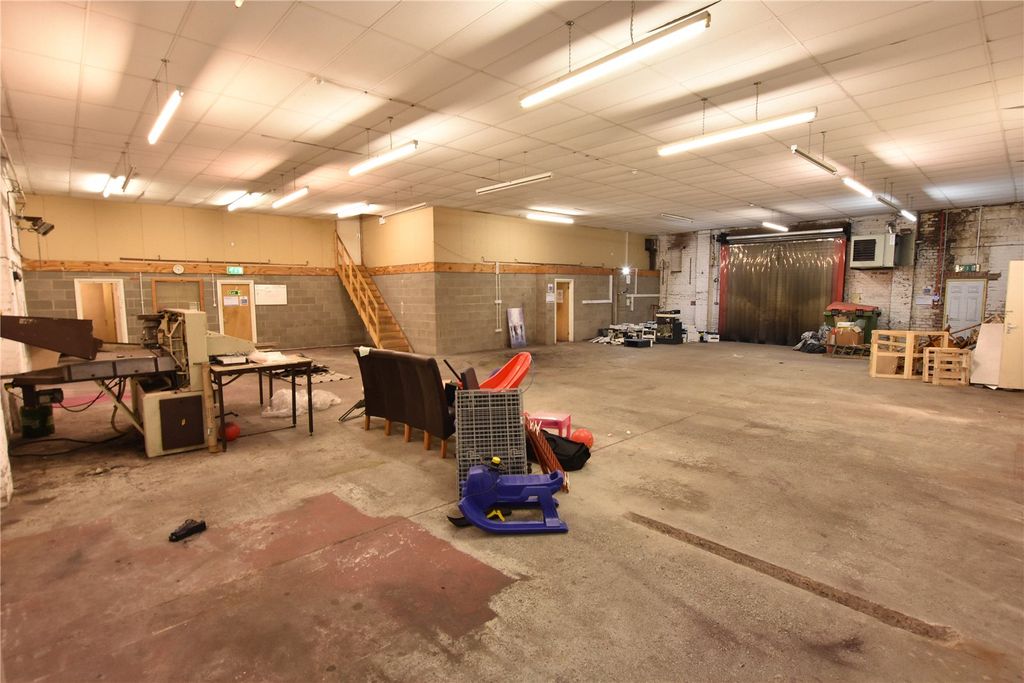 Property photo 3 of 15 Picture No. 13