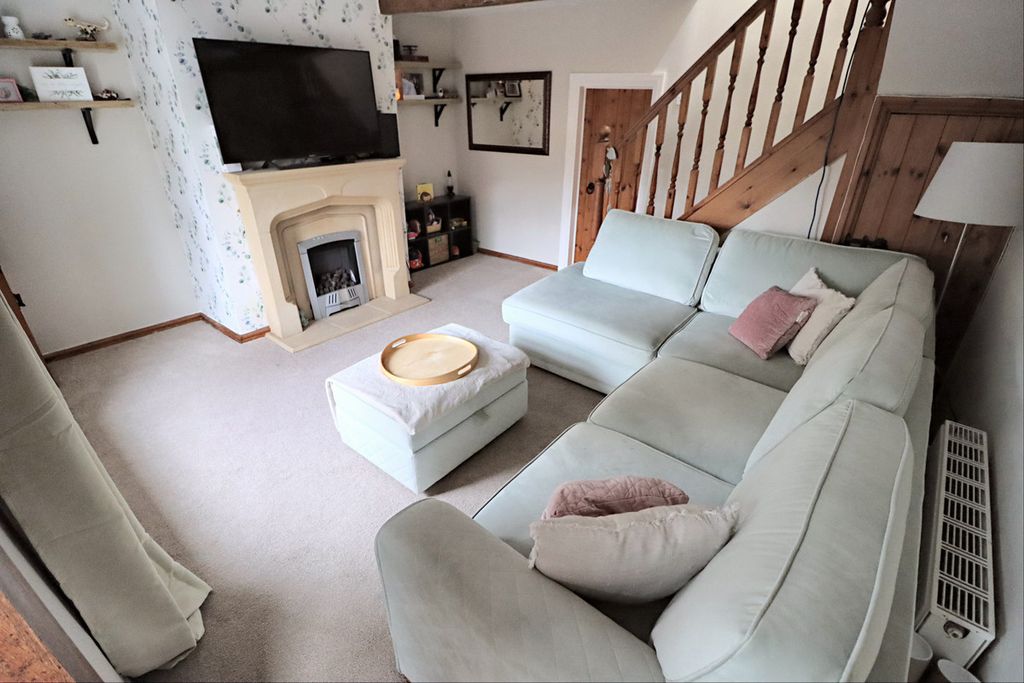 Property photo 2 of 19