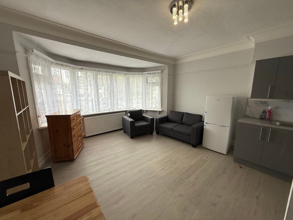 Property photo 2 of 4