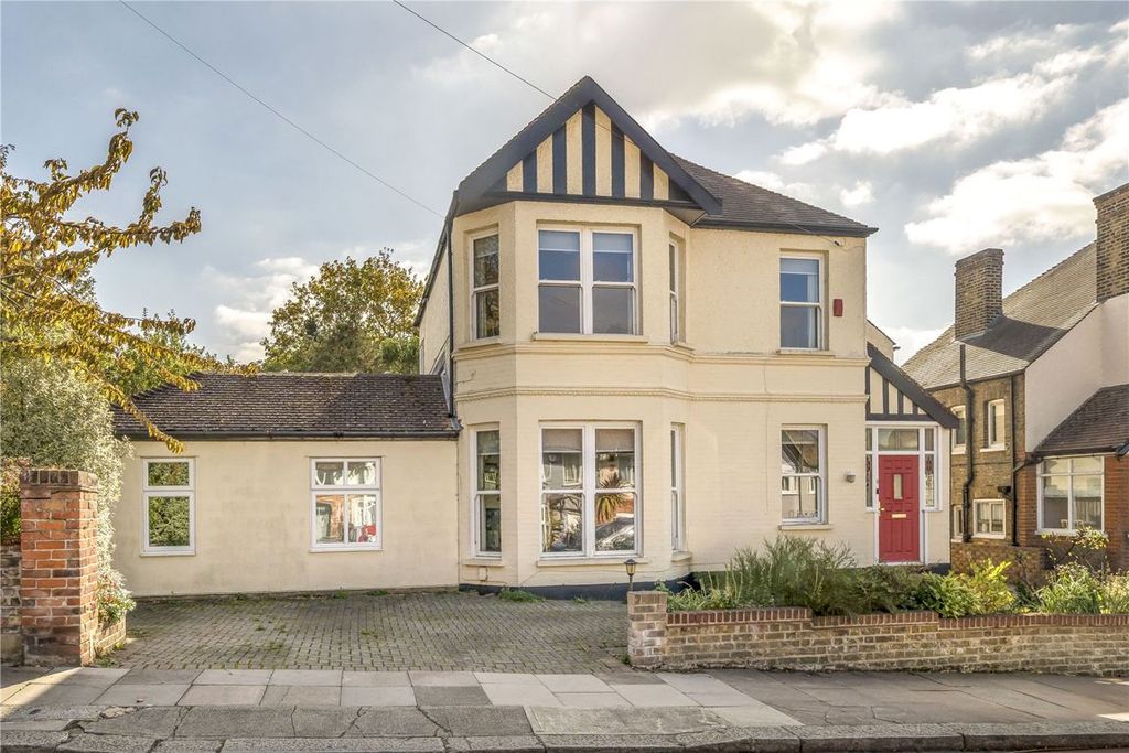 Property photo 1 of 12