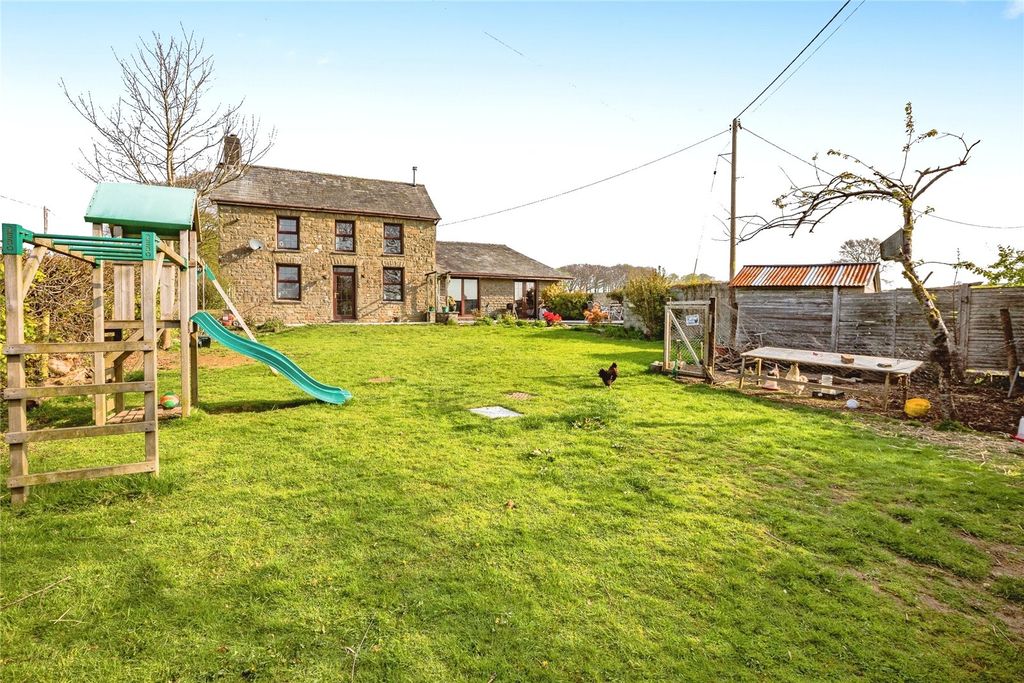 Property photo 2 of 22 Picture No. 17
