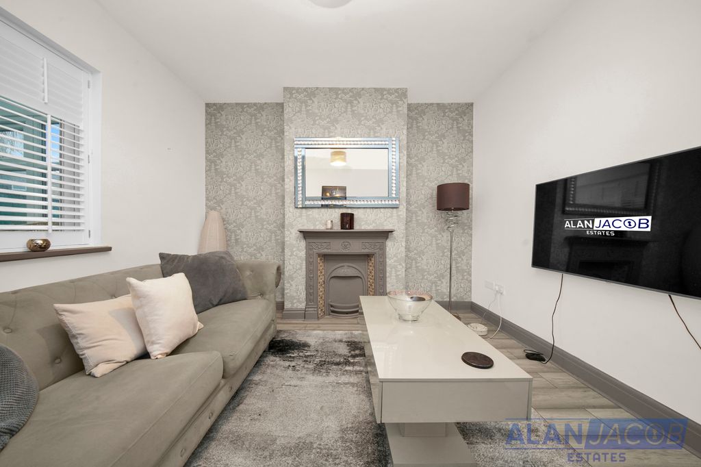 Property photo 3 of 15