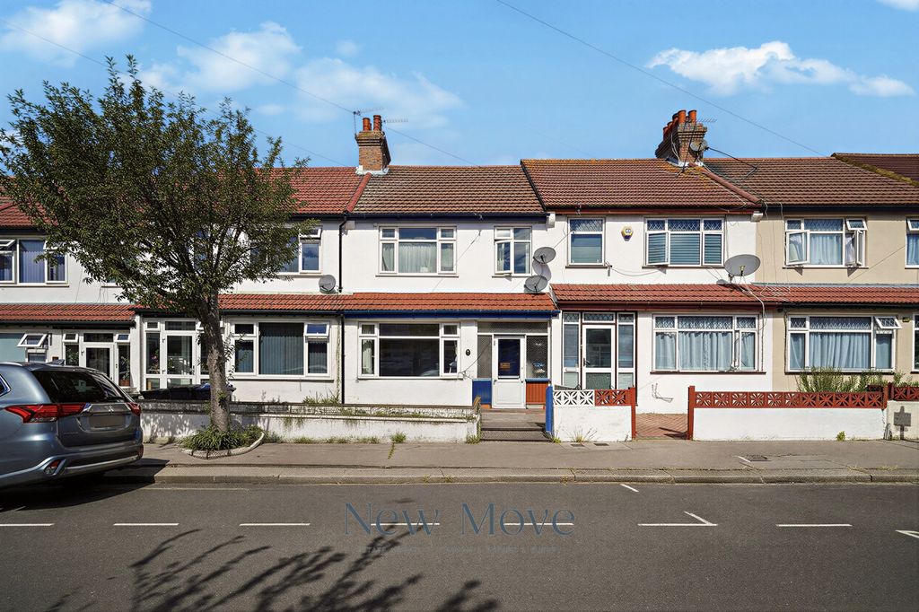 Property photo 1 of 15 Three-Bedroom Family Home | Scope To Modernise | Thornton Heath | New Move