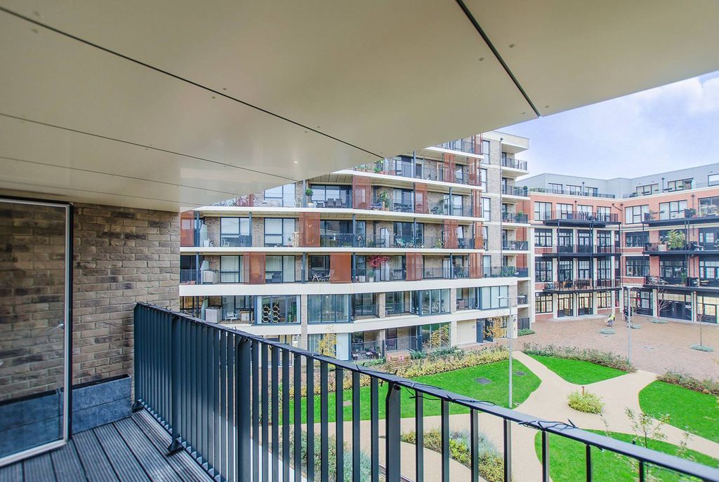 Property photo 3 of 10