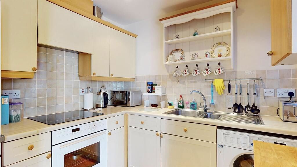 Property photo 3 of 13