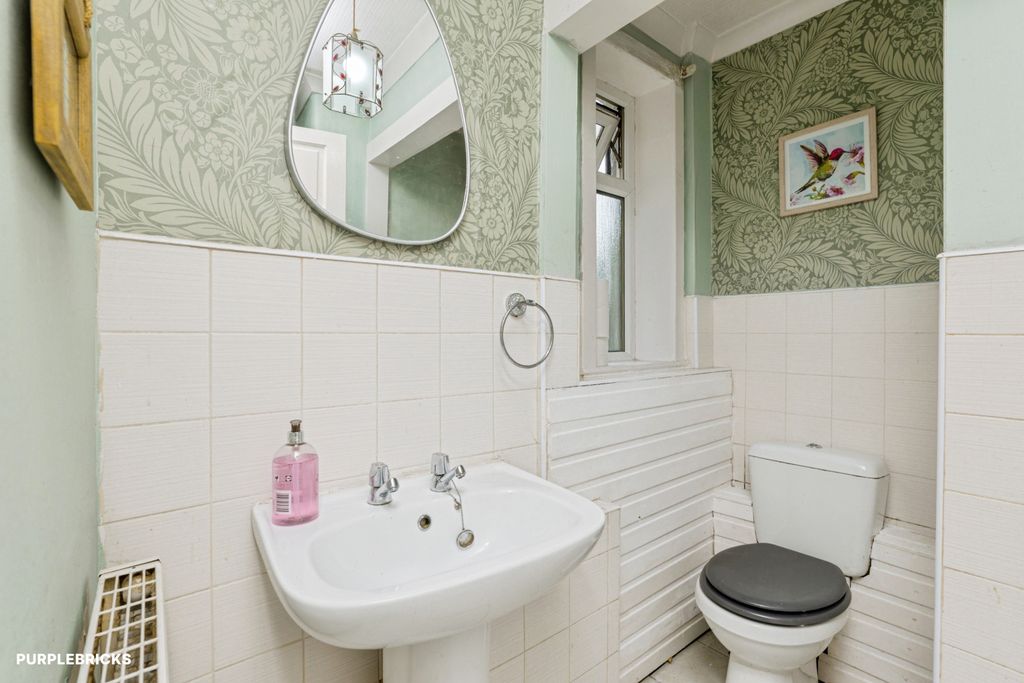 Property photo 2 of 29 Downstairs Cloakroom