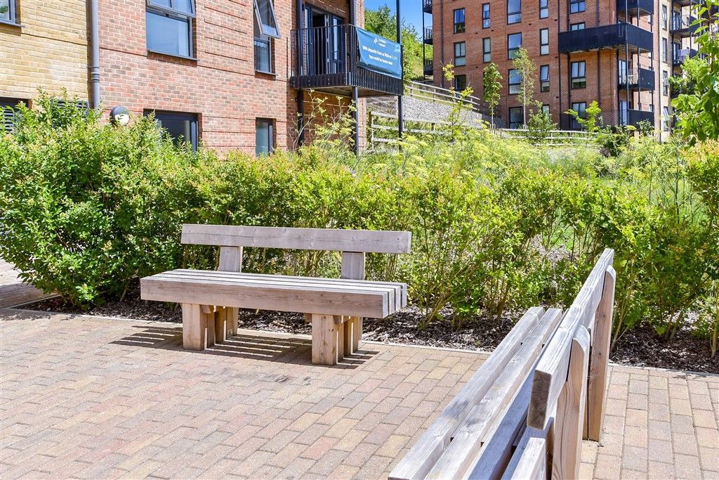 Property photo 1 of 9 Communal Gardens
