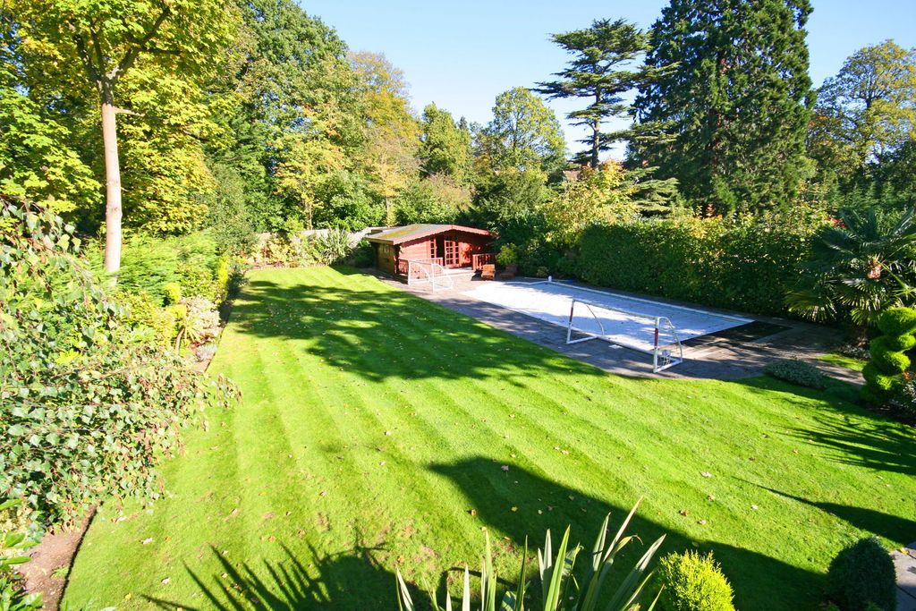 Property photo 2 of 24