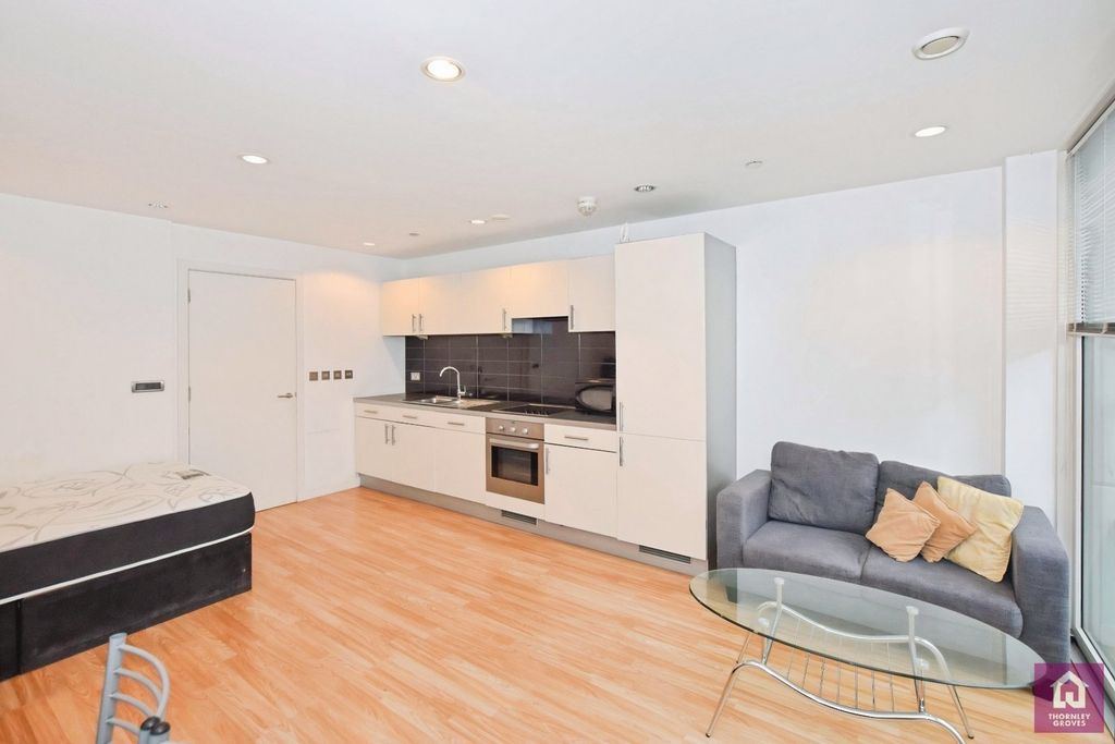 Property photo 3 of 7 Picture No. 16