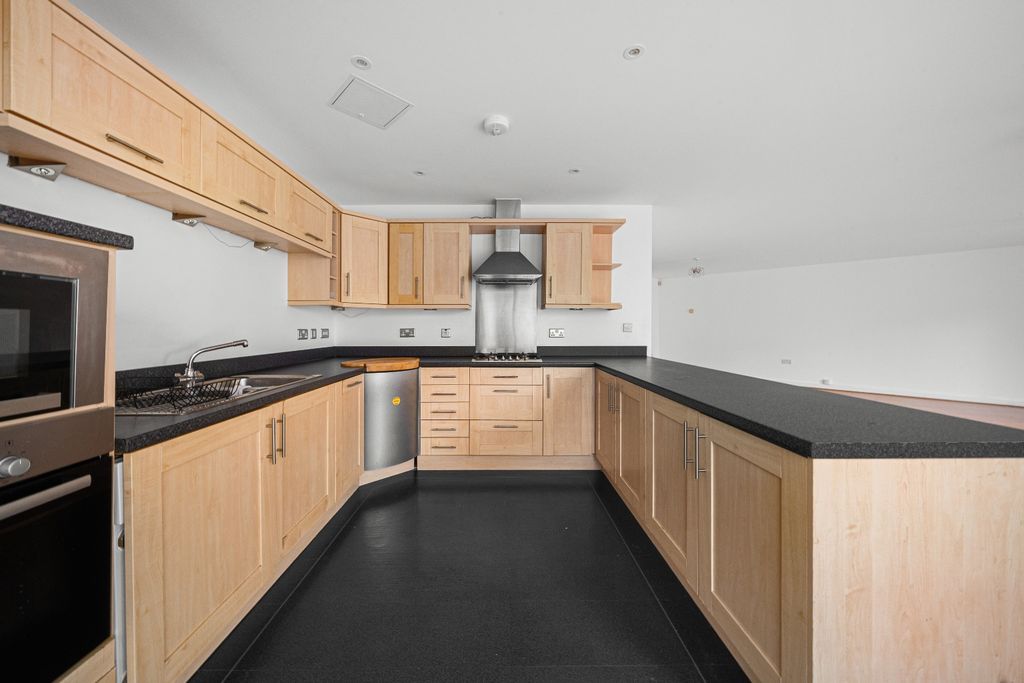 Property photo 2 of 20 4581462