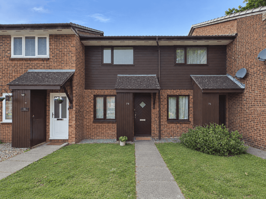 Property photo 1 of 9 2 Bedroom Terraced House For Sale