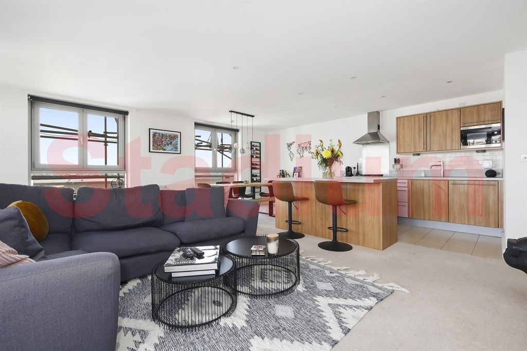 Property photo 1 of 15 (Main)
